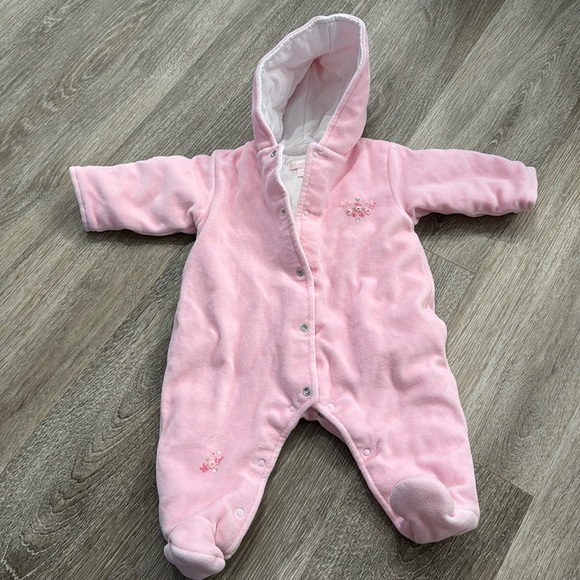 KISSY KISSY BABY VELOUR FOOTED BUNTING onesie fall transition never worn 3-6 M - Picture 1 of 5